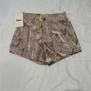 Duvin - Women's - Camouflage Cargo Shorts - sz 26